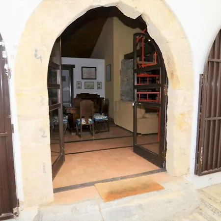 La Casa Gotica - 5815 Isla Plana